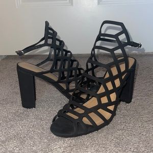 BLACK BLOCK HEELS